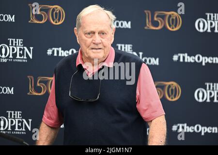 150. Open GolfChampionships, St Andrews, Juli 11. 2022 der ehemalige Open Champion Jack Nicklaus kommt zu seiner Pressekonferenz im Medienzentrum am Old Course, St Andrews, Schottland. Quelle: Ian Rutherford/Alamy Live News. Stockfoto