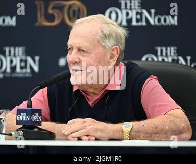 150. Open GolfChampionships, St Andrews, Juli 11. 2022 der ehemalige Open Champion Jack Nicklaus spricht während seiner Pressekonferenz im Medienzentrum am Old Course, St Andrews, Schottland. Quelle: Ian Rutherford/Alamy Live News. Stockfoto