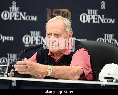 150. Open GolfChampionships, St Andrews, Juli 11. 2022 der ehemalige Open Champion Jack Nicklaus spricht während seiner Pressekonferenz im Medienzentrum am Old Course, St Andrews, Schottland. Quelle: Ian Rutherford/Alamy Live News. Stockfoto