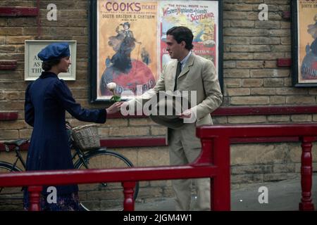 ALICIA VIKANDER, KIT HARINGTON, TESTAMENT DER JUGEND, 2014 Stockfoto