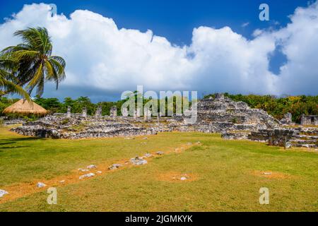 Alte Ruinen von Maya in der archäologischen Zone El Rey in der Nähe von Cancun, Yukatan, Mexiko. Stockfoto