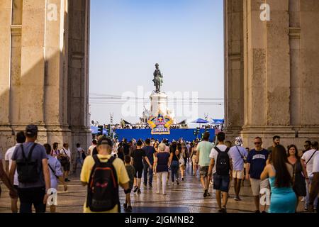 Lissabon, Portugal. 10.. Juli 2022. Menge während der RedBull Lisbon Conquest, im Terreiro do Paço, Lissabon. Kredit: SOPA Images Limited/Alamy Live Nachrichten Stockfoto