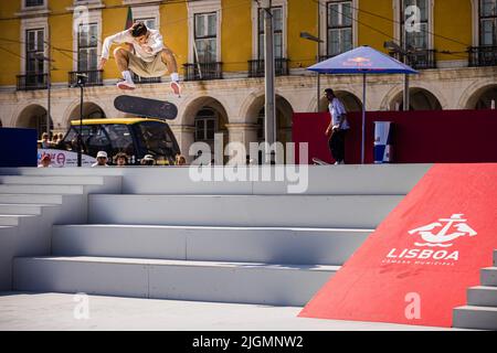 Lissabon, Portugal. 10.. Juli 2022. Der französische Skater Vincent Milou in Aktion während der RedBull Lisbon Conquest in Terreiro do Paço, Lissabon. (Foto von Henrique Casinhas/SOPA Images/Sipa USA) Quelle: SIPA USA/Alamy Live News Stockfoto