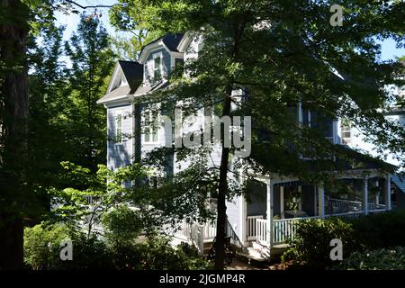 Größeres Haus in der Chautauqua Institution Area im Norden des Staates New York. Stockfoto