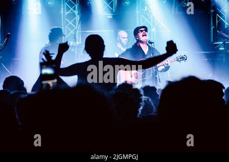 Die Rockband Las Pelotas in einer Live-Show in Argentinien Stockfoto