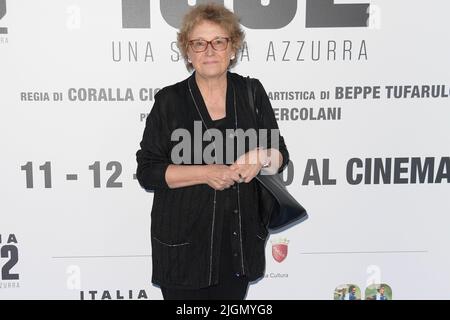 Rom, Italien. 11.. Juli 2022. Cinzia Bearzot besucht den blu-Teppich des Films Italia 1982 Una storia azzurra im Maxxi Museum. (Foto: Mario Cartelli/SOPA Images/Sipa USA) Quelle: SIPA USA/Alamy Live News Stockfoto