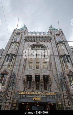 Pathe Tuschinski Movie Theatre In Amsterdam, Niederlande 9-7-2022 Stockfoto