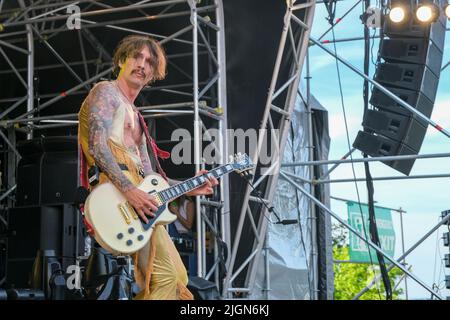 Justin Hawkins of the Darkness beim Cornbury Festival, Great Tew, Oxford, Großbritannien. 8. Juli 2022 Stockfoto