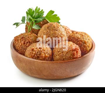 Schale gebratener Falafel isoliert auf weißem Hintergrund Stockfoto