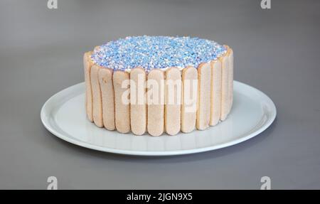 Typischer niederländischer Mausrotbraun mit rosa Mäusen auf einem Kuchen, für die Baby-Dusche Stockfoto