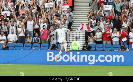 BRIGHTON ENGLAND - JULI 11 : Ellen White (Manchester City) von England Frauen feiert ihr Ziel während der European Women's Championship 2022 Final Tour Stockfoto