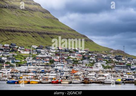 Blick auf einen Teil der Stadt Klaksvik auf den Färöern, Dänemark, im Nordatlantik Stockfoto