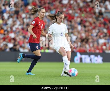 BRIGHTON ENGLAND - JULI 11 : Keira Walsh (Manchester City) of England die Frauen während des Finalturniers der Europameisterschaft der Frauen 2022 Gruppe A betwe Stockfoto