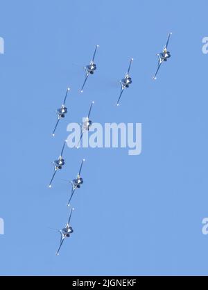 Das Luftwaffenteam der Republik Korea, die Black Eagles, führte auf der Southport Air Show in Southport, Großbritannien, eine großartige Flugausstellung durch Stockfoto