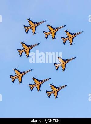 Das Luftwaffenteam der Republik Korea, die Black Eagles, führte auf der Southport Air Show in Southport, Großbritannien, eine großartige Flugausstellung durch Stockfoto