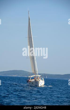 Komiža (Komiza, Comisa) ist eine kroatische Küstenstadt an der Westküste der Insel Vis im zentralen Teil der Adria. Stockfoto