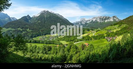 Schöne Aussicht auf das Berchtesgadener Land, die Reiteralpe und den Hochkalter, Berchtesgaden, Deutschland, Europa Stockfoto