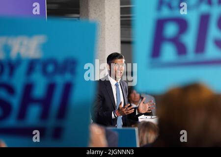 Rishi Sunak sprach beim Start seiner Kampagne zum Vorsitzenden der Konservativen Partei und Premierminister im Queen Elizabeth II Centre in London. Bilddatum: Dienstag, 12. Juli 2022. Stockfoto