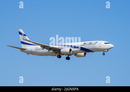 El Prat, Spanien, 8, Juli 2022. Flugzeuge landen. Quelle: JG/Alamy Live News Stockfoto