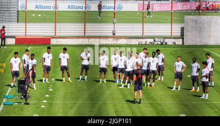 München, Deutschland. 12.. Juli 2022. Die Spieler des FC Bayern München nehmen am Training des FC Bayern auf dem Vereinsgelände Teil. Kredit: Peter Kneffel/dpa/Alamy Live Nachrichten Stockfoto