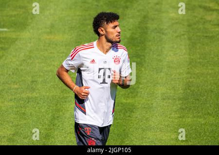 München, Deutschland. 12.. Juli 2022. Noussair Mazraoui nimmt am Training des FC Bayern auf dem Vereinsgelände Teil. Kredit: Peter Kneffel/dpa/Alamy Live Nachrichten Stockfoto