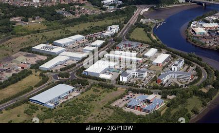 Luftaufnahme der Gewerbegebiete Waterfront & Gateway West in Newburn, Newcastle upon Tyne Stockfoto