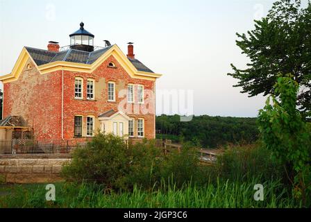 Der Saugerties Lighthouse am Hudson River dient nicht nur als Navigationshilfe, sondern auch als Gasthof und Pension Stockfoto