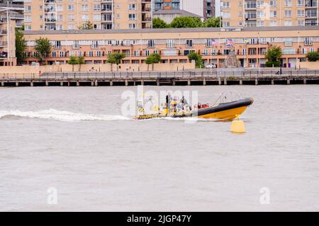 Schnellbootfahrten in der Themse Stockfoto