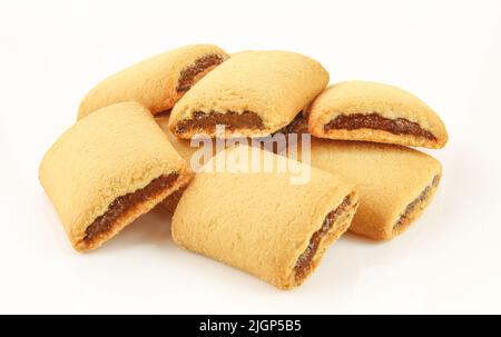 Stapel von Marmelade gefüllt Strudel Kekse isoliert auf weißem Hintergrund Stockfoto