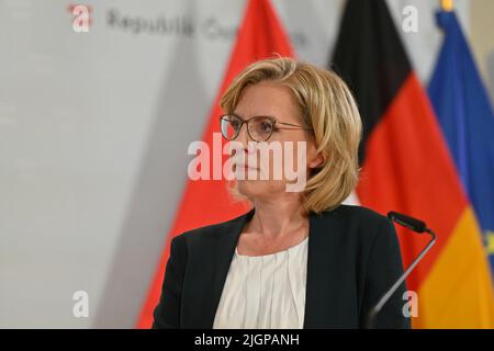 Wien, Österreich. 12. Juli 2022 Pressekonferenz mit Klimaschutzministerin Leonore Gewessler im Bundesministerium für Kunst, Kultur, Öffentlichen Dienst und Sport in Wien. Stockfoto