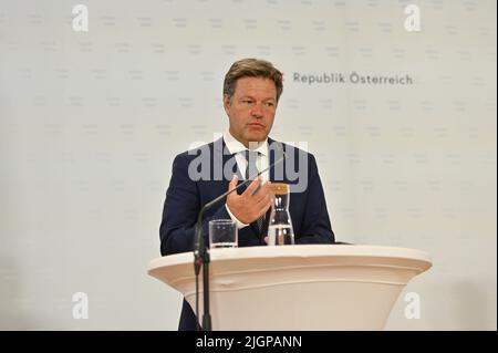 Wien, Österreich. 12. Juli 2022 Pressekonferenz mit Robert Habeck, Vizekanzler der Bundesrepublik Deutschland im Bundesministerium für Kunst, Kultur, Öffentlichen Dienst und Sport in Wien. Stockfoto