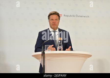 Wien, Österreich. 12. Juli 2022 Pressekonferenz mit Robert Habeck, Vizekanzler der Bundesrepublik Deutschland im Bundesministerium für Kunst, Kultur, Öffentlichen Dienst und Sport in Wien. Stockfoto