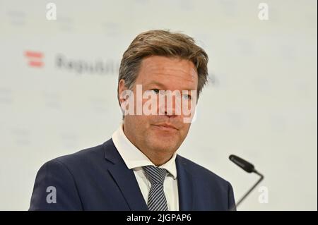 Wien, Österreich. 12. Juli 2022 Pressekonferenz mit Robert Habeck, Vizekanzler der Bundesrepublik Deutschland im Bundesministerium für Kunst, Kultur, Öffentlichen Dienst und Sport in Wien. Stockfoto