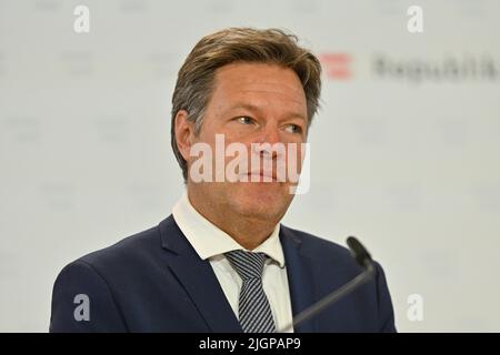 Wien, Österreich. 12. Juli 2022 Pressekonferenz mit Robert Habeck, Vizekanzler der Bundesrepublik Deutschland im Bundesministerium für Kunst, Kultur, Öffentlichen Dienst und Sport in Wien. Stockfoto
