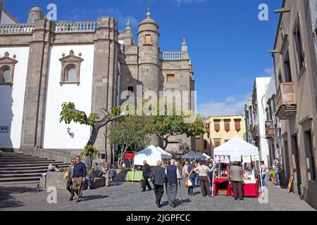 Markt hinter der Kathedrale Santa Ana, Plaza del Pilar Nuevo, Altstadt, Vegueta, Las Palmas, Grand Canary, Kanarische Inseln, Spanien, Europa Stockfoto