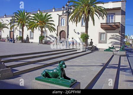 Hundestatuen vor der Kathedrale Santa Ana, Vegueta, Altstadt von Las Palmas, Kanarische Inseln, Spanien, Europa Stockfoto