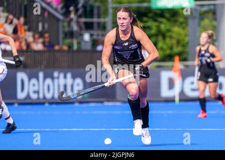 AMSTELVEEN, NIEDERLANDE - 12. JULI: Olivia Shannon aus Neuseeland beim FIH Hockey Women's World Cup 2022 Spiel zwischen Neuseeland und Deutschland am 12. Juli 2022 im Wagener Hockey Stadium in Amstelveen, Niederlande (Foto: Jeroen Meuwsen/Orange Picles) Stockfoto