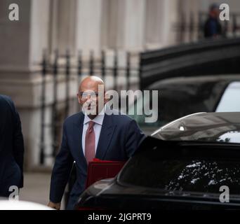 Downing Street, London, Großbritannien. 12. Juli 2022. Nadhim Zahawi, Abgeordneter des Schatzkanzlers, in der Downing Street zu einem wöchentlichen Kabinettstreffen. Quelle: Malcolm Park/Alamy Live News Stockfoto