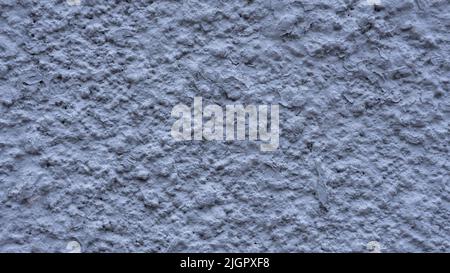 Taubenfarbener grauer, texuierter Putz mit einer ausgeprägt rauen Oberfläche. Betonwand des Hauses. Raue und ungleichmäßige Zementschmierungen an der Wand. Außenbauarbeiten. Stockfoto