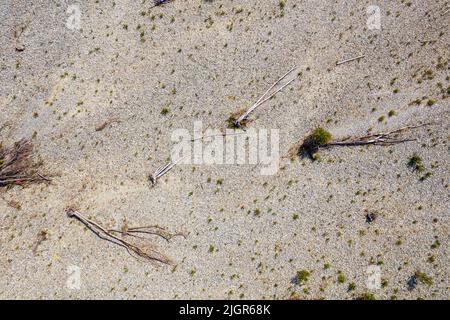 Beispiellose Dürre im Po-Fluss aufgrund von langen Niederschlagsmangels. Verrua Savoia, Italien - Juli 2022 Stockfoto