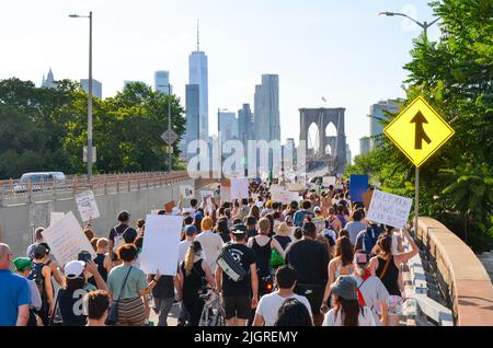 Die Aktivistengruppen, die sich auf dem Cadman Plaza versammeln, um Gerechtigkeit für Abtreibung in New York City zu fordern Stockfoto