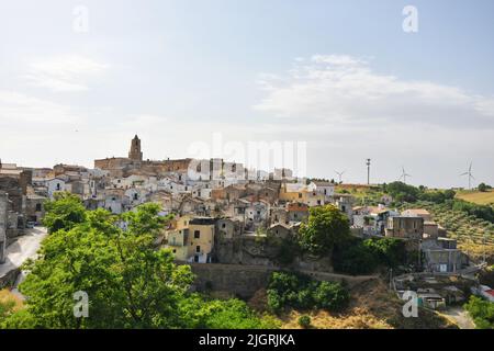 Panoramablick auf eine antike Stadt in der Provinz Matera, Italien Stockfoto