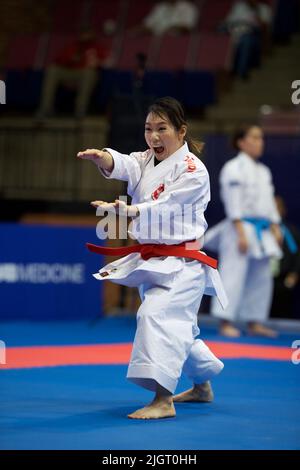 Mo Sheung Grace Lau aus Hongkong schreit während des Karate-Wettbewerbs mit Kata-Demonstration bei den World Games 2022 in Birmingham. Die Spiele sind eine viereckige internationale Multisport-Veranstaltung für den Sport, die nicht in den Olympischen Spielen enthalten ist. Hosting-Stadt ist Birmingham, Alabama, USA. Stockfoto