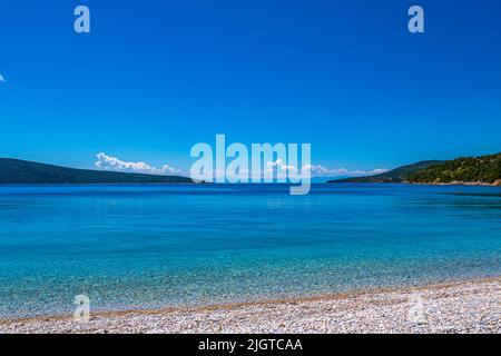 Der berühmte Strand von Agios Dimitrios auf der Insel Alonissos, Sporaden, Griechenland Stockfoto