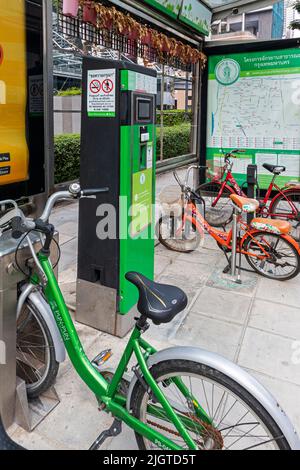 Fahrrad- und Dockingstation, Sathorn, Bangkok, Thailand Stockfoto