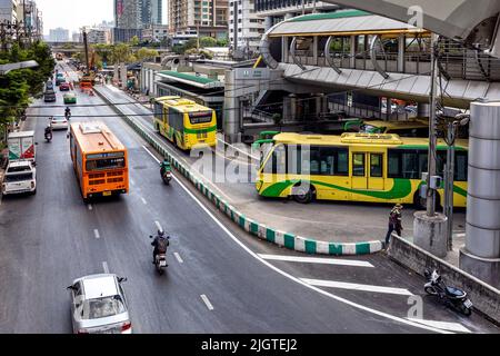 Bus Rapid Transit am Sathorn Terminal Station, Bangkok, Thailand Stockfoto