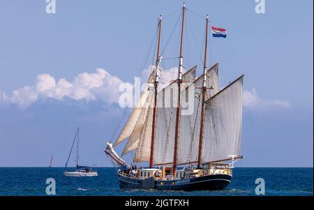 Rostock, Deutschland. 02.. Juli 2022. Das Segelschiff 'Albert Johannes' auf der Ostsee vor Warnemünde. Quelle: Jens Büttner/dpa/Alamy Live News Stockfoto