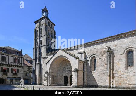 Trhe Abteikirche Saint-Pierre in Beaulieu-sur-Dordogne, einem der schönsten Dörfer Frankreichs Stockfoto