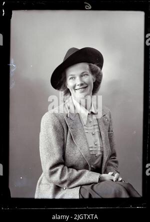 Laut Photographer's Journal No. 7 1944-1950: „Hellandsjö, Mrs. Gertrud (Nälsåker) Oslo“. Stockfoto