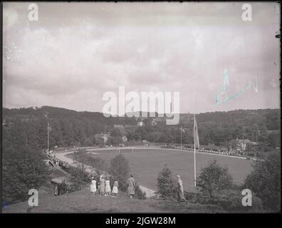 Selma Andrietta Beata Sahlberg wurde am 12/2 1883 in Torsby in Södra Bohuslän geboren und starb am 22/5 1972 in Munkedal.an Sports Ground. Rechts von Björkmans Haus. In der Mitte das Haus der Hebamme Rosa Johansson. Das Foto von der Party-Website Skansen (Current People's Park) genommen“. „Sportplan. Munkedal um 1920. Stockfoto